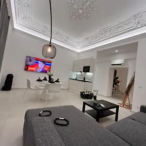 https://la-maison-del-bellantonio.taorminaitalyhotels.com
