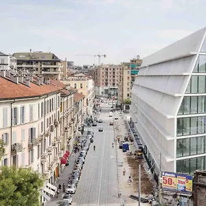 Lovely In The Heart Of Milan